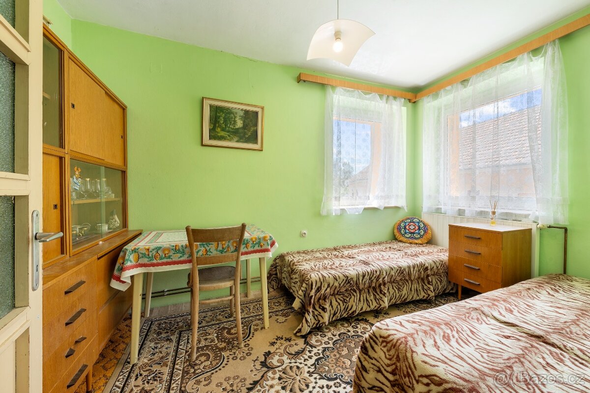 Prodej podsklepeného RD 4+1 (120m2) s uzavřeným dvorem, zahr - 12