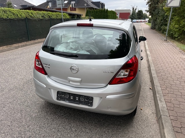 Opel Corsa 1,2i Nová STK klima zimáky benzín - 12