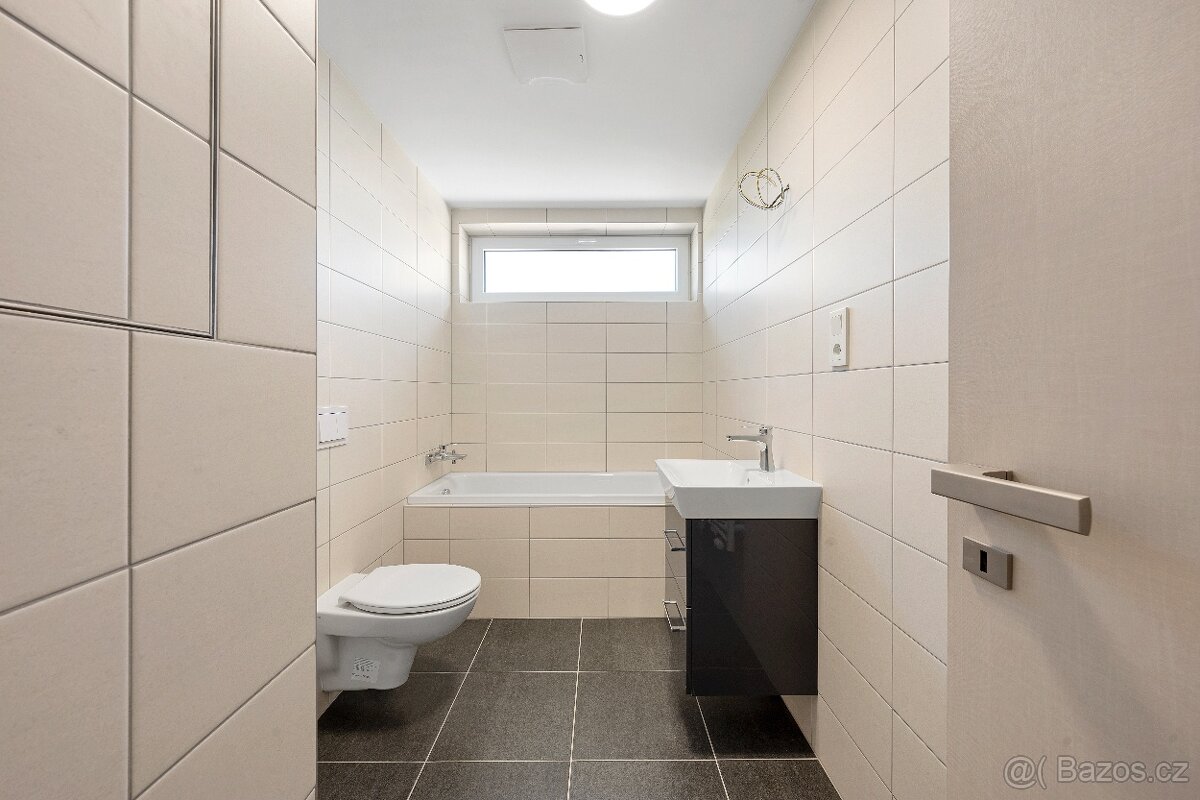 Litomyšl , 2kk, balkon, sklep, komora, garážové stání v domě - 12