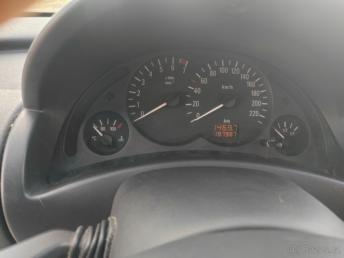 Opel corsa - 12