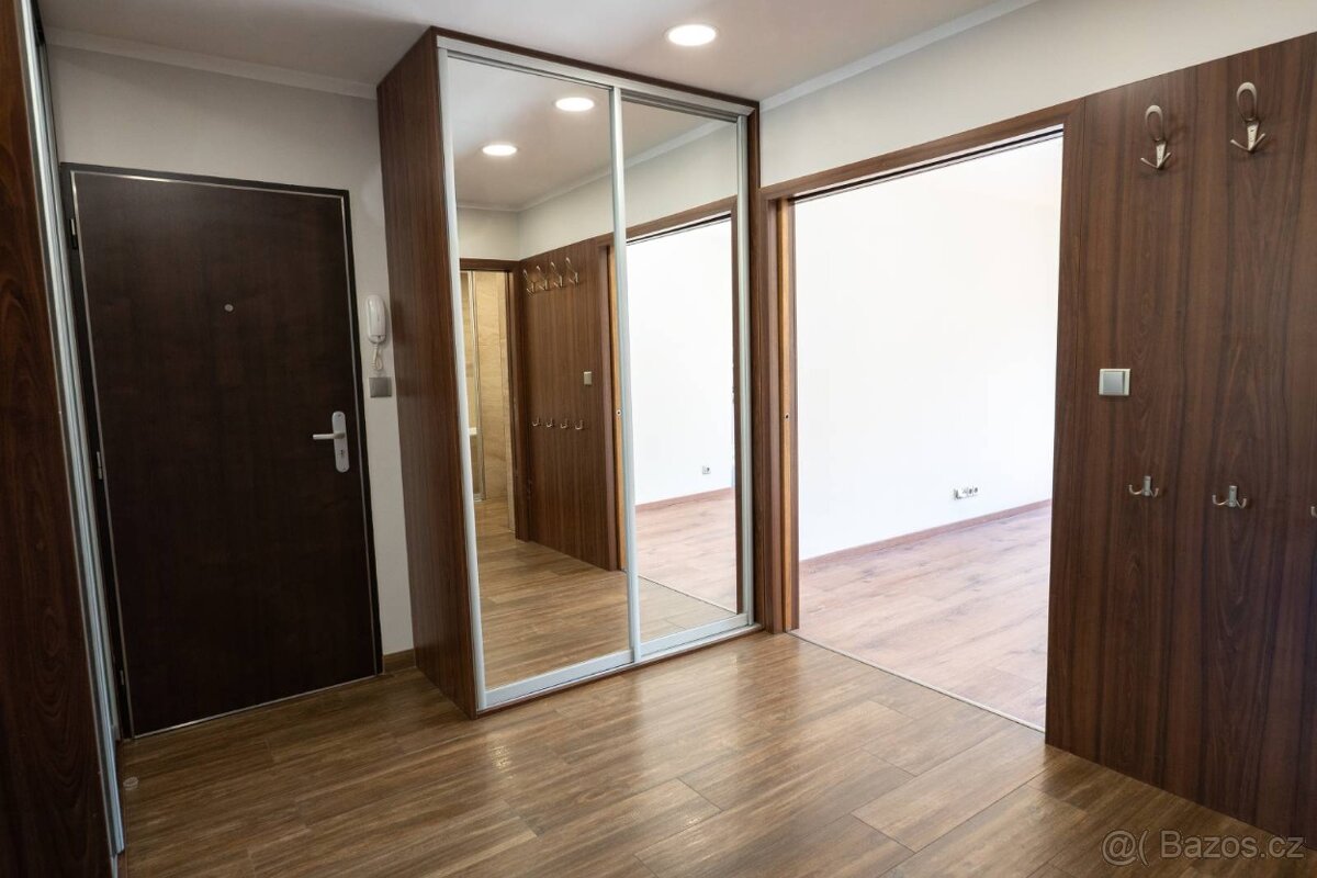 Byt 3+kk Molákova, P 8 Karlín, 71 m2 na Metru - 12