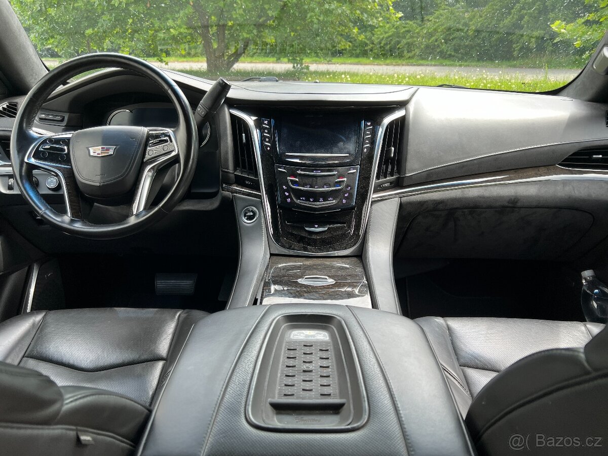 Cadillac Escalade 6.2 V8, ESV dlouhá verze, výbava Platinum - 12