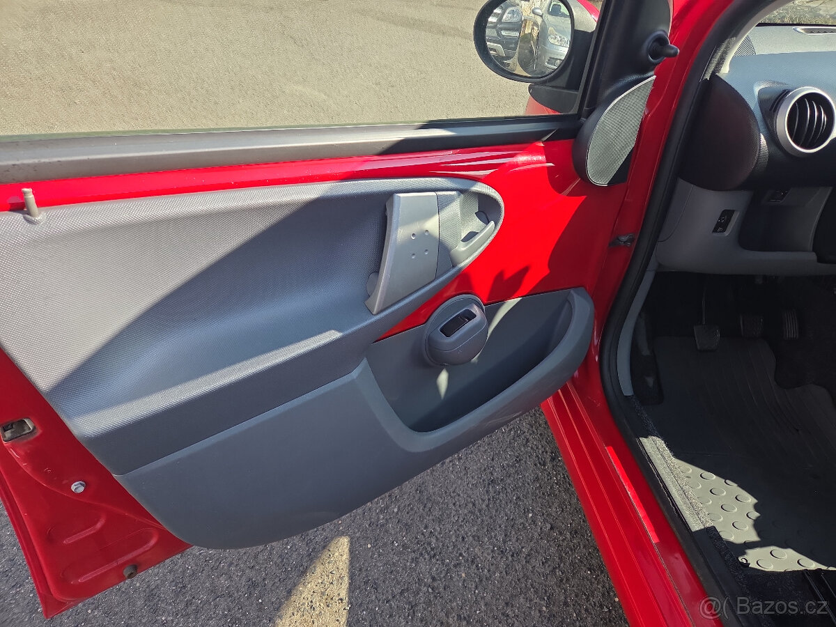 Toyota AYGO 1.0i - 12