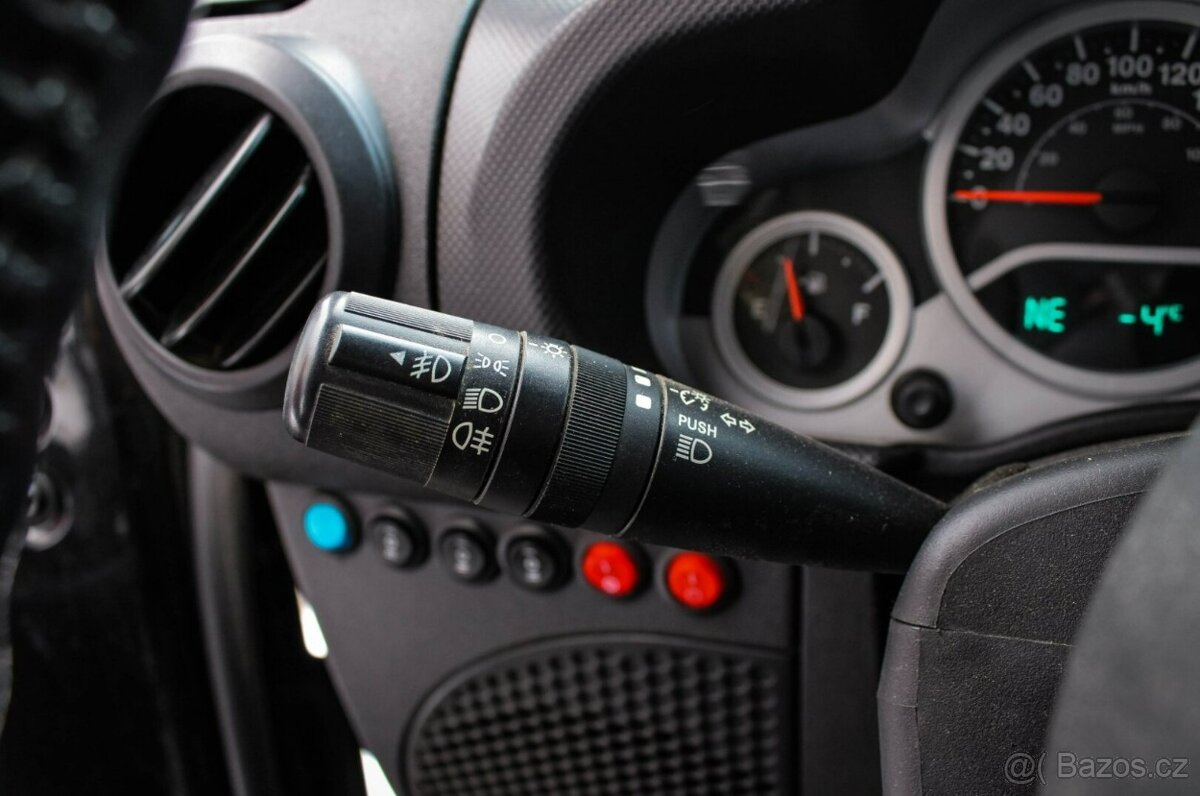 Jeep Wrangler 2.8 CRD Sport A/T - 12