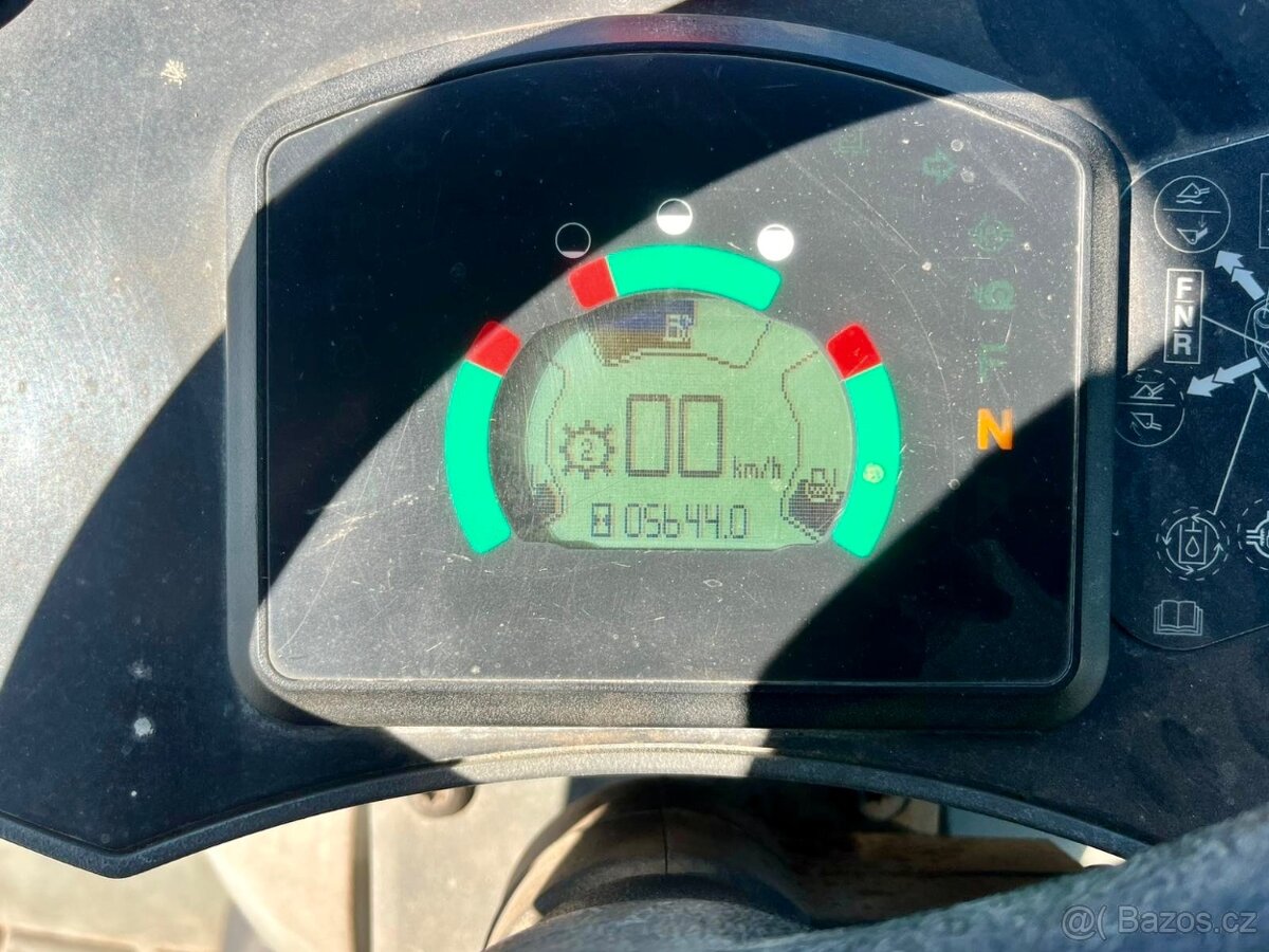 Klouboví nakladač CAT 908H žluté České SPZ - 12