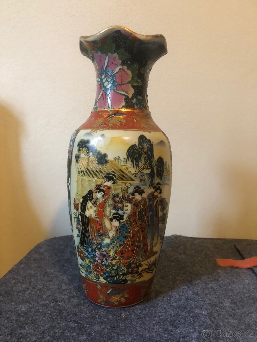 Dekorativní japonské vázy - 12