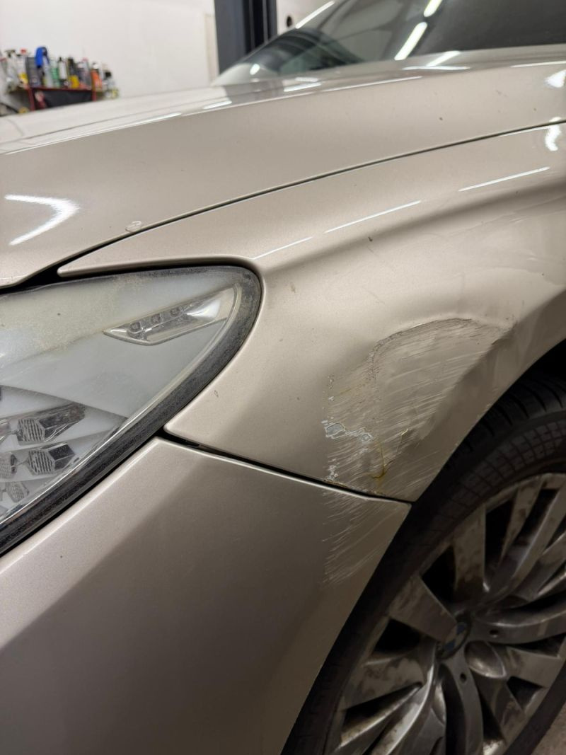 BMW 5GT F07 530D - 12