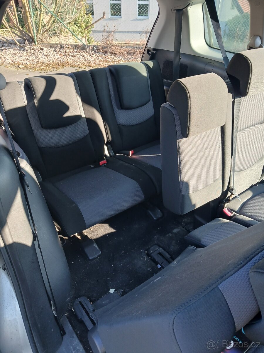 Mazda 5 2.Diesel rok 2006 - 12