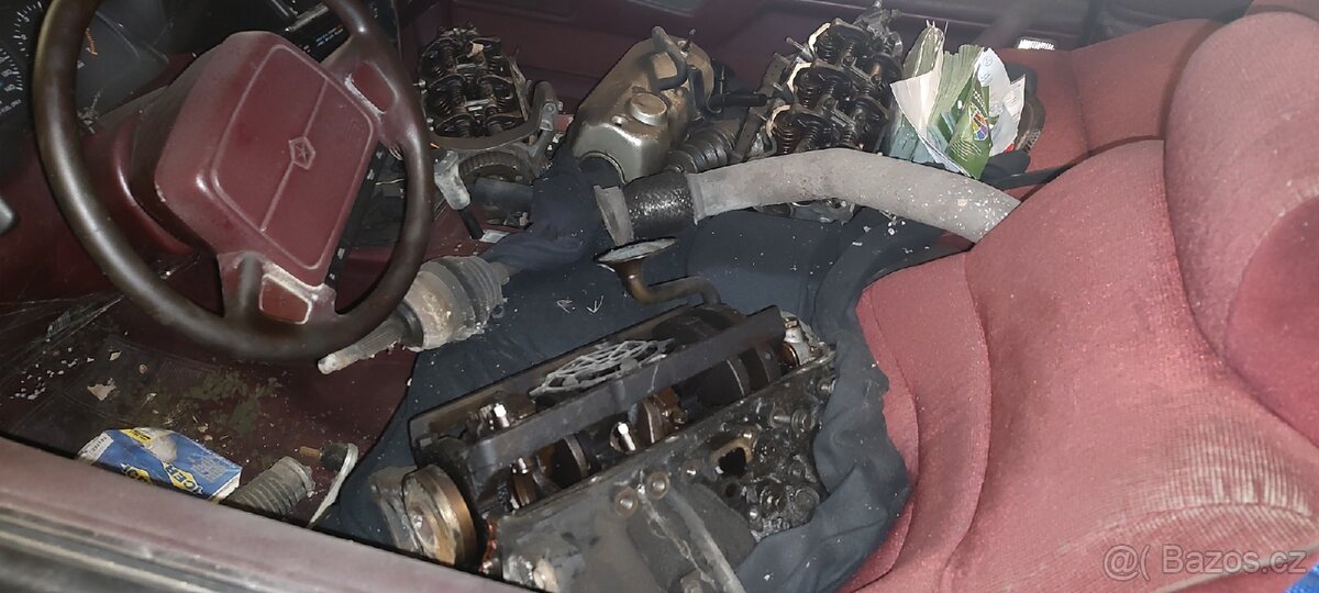 Chrysler Le Baron Limited Edition 3.0 V6 - 12