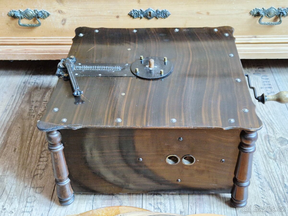 Starožitný hrací stroj, flašinet Ariston, 1890 - 1900 - 12