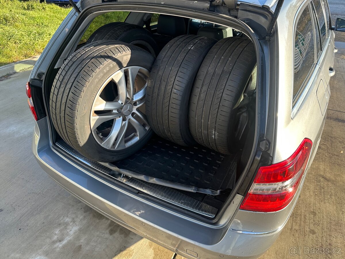 Mercedes-Benz E-Class W212 220 CDI • Avantgarde • 2011 - 12