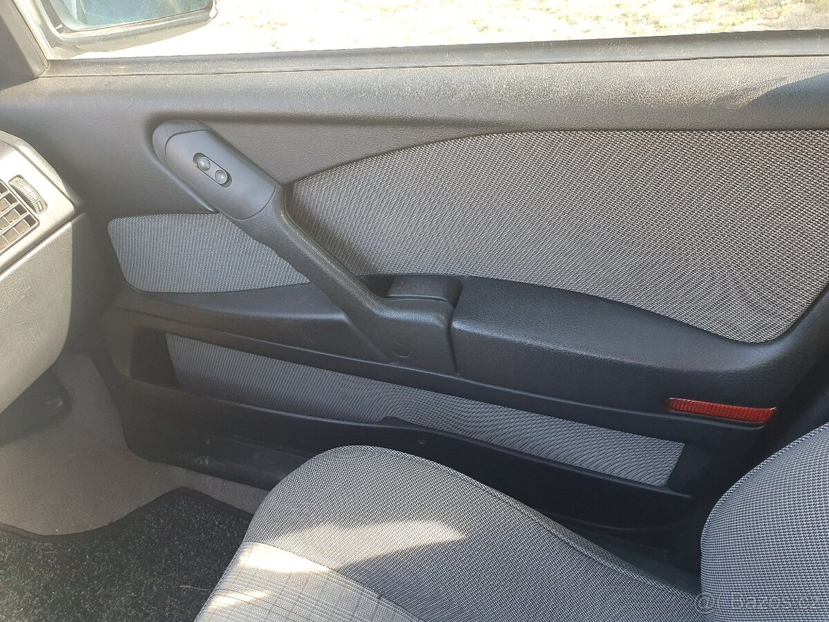 Lancia Dedra 1.8i - 12