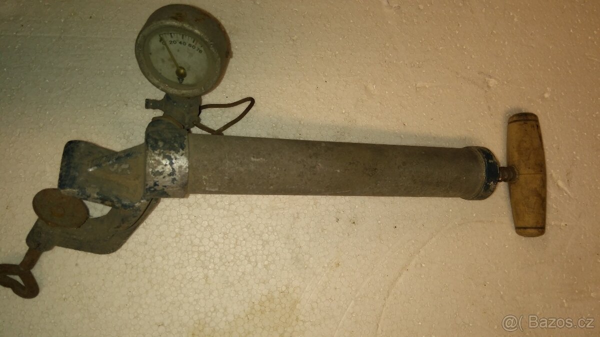 Stará pípa, džberovka, mosazná pumpa - 12