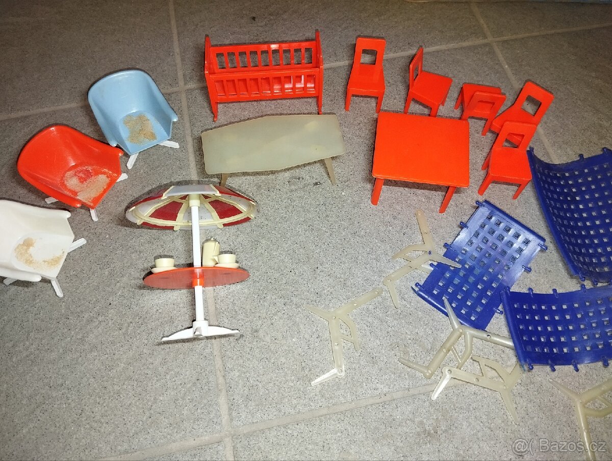 Staré dětské hračky - 12