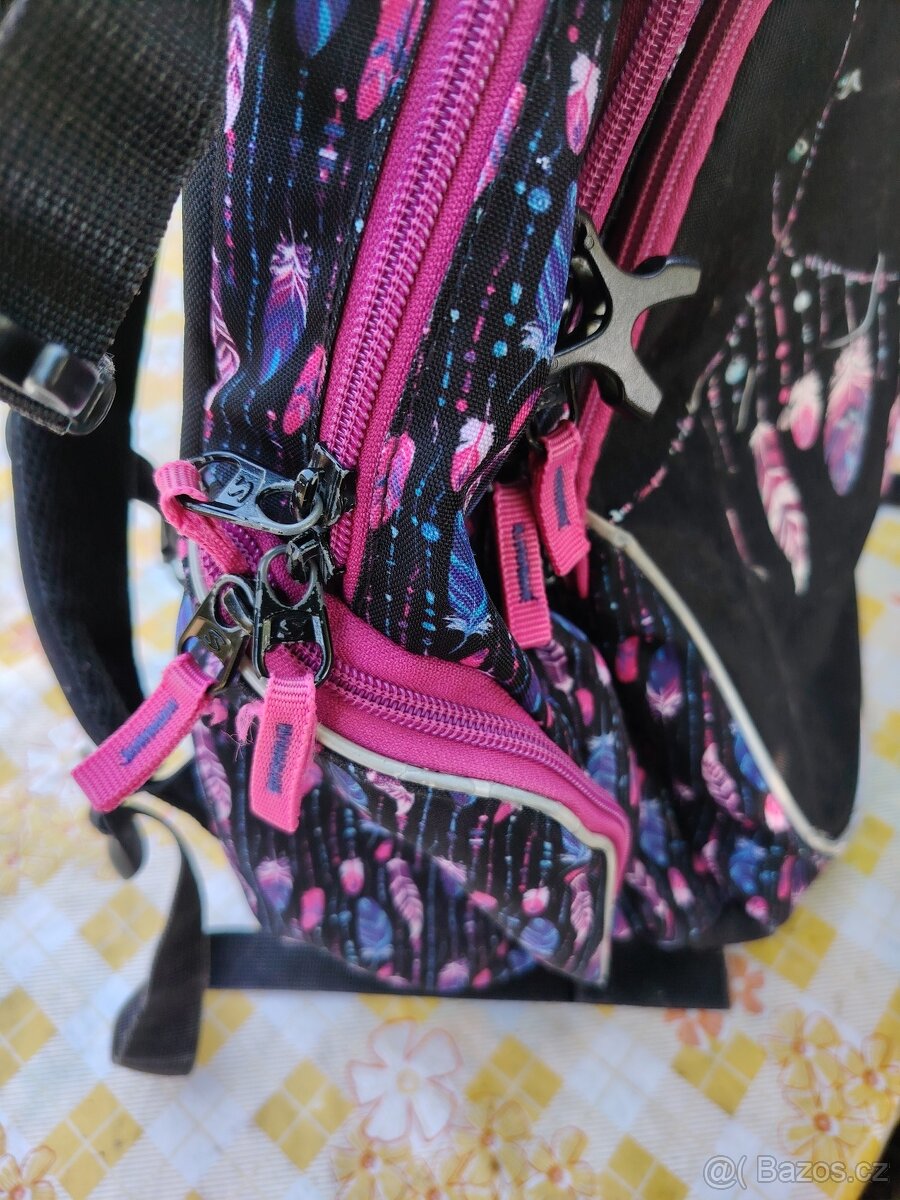 Školní batoh s motivem peří - 12