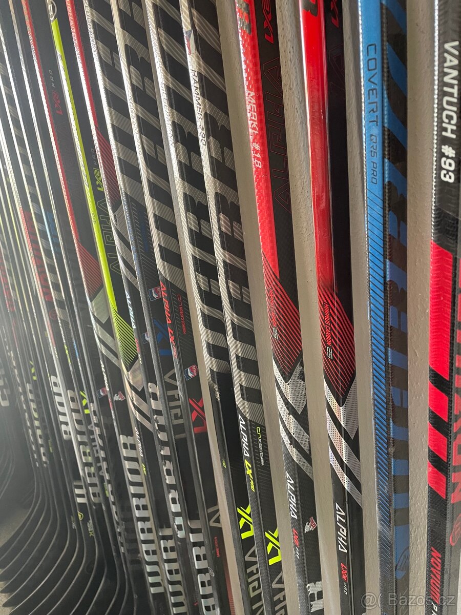 Kompozitová hokejka CCM - 12