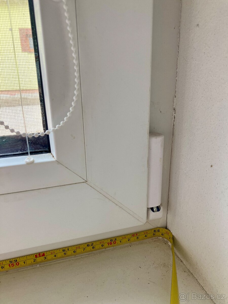 Dvě plastová okna, trojskla - 12