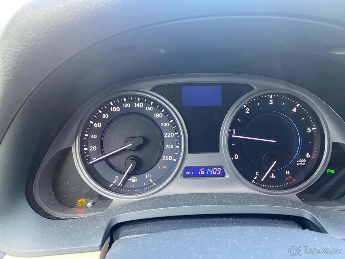 Lexus IS220d - 12
