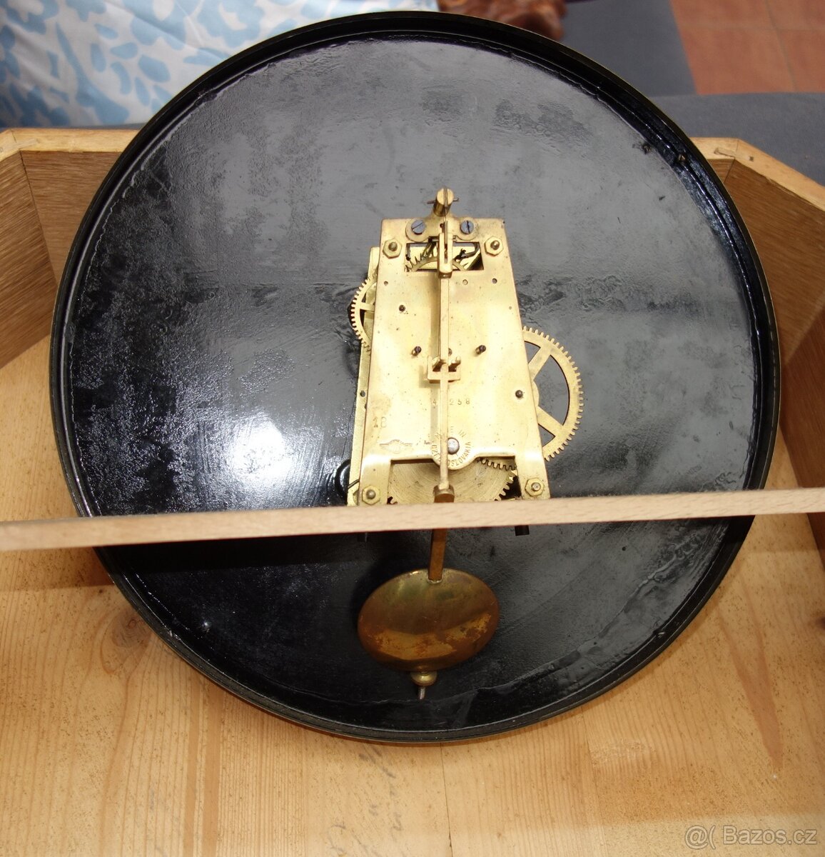 Nástěnné hodiny Kienzle, školní či nádražní - 12