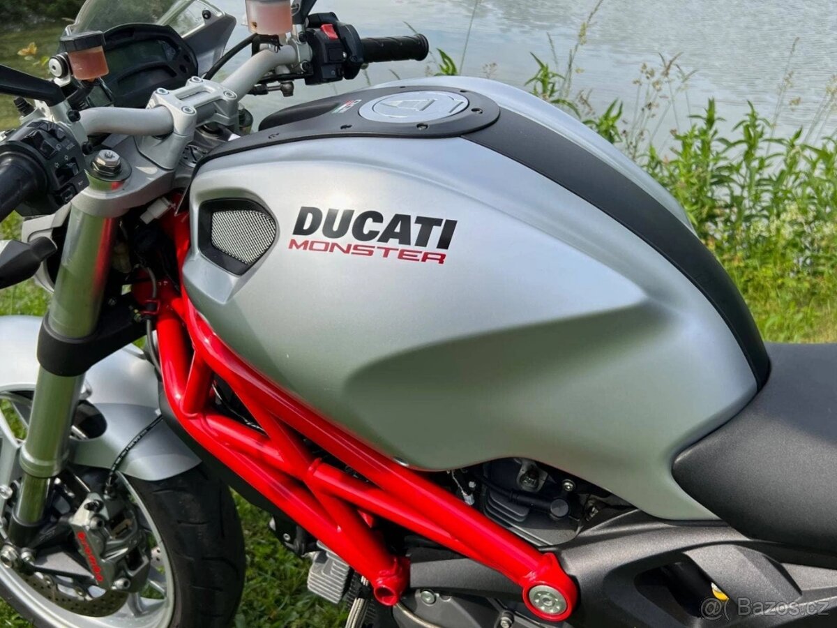 Ducati Monster 1100 - 12