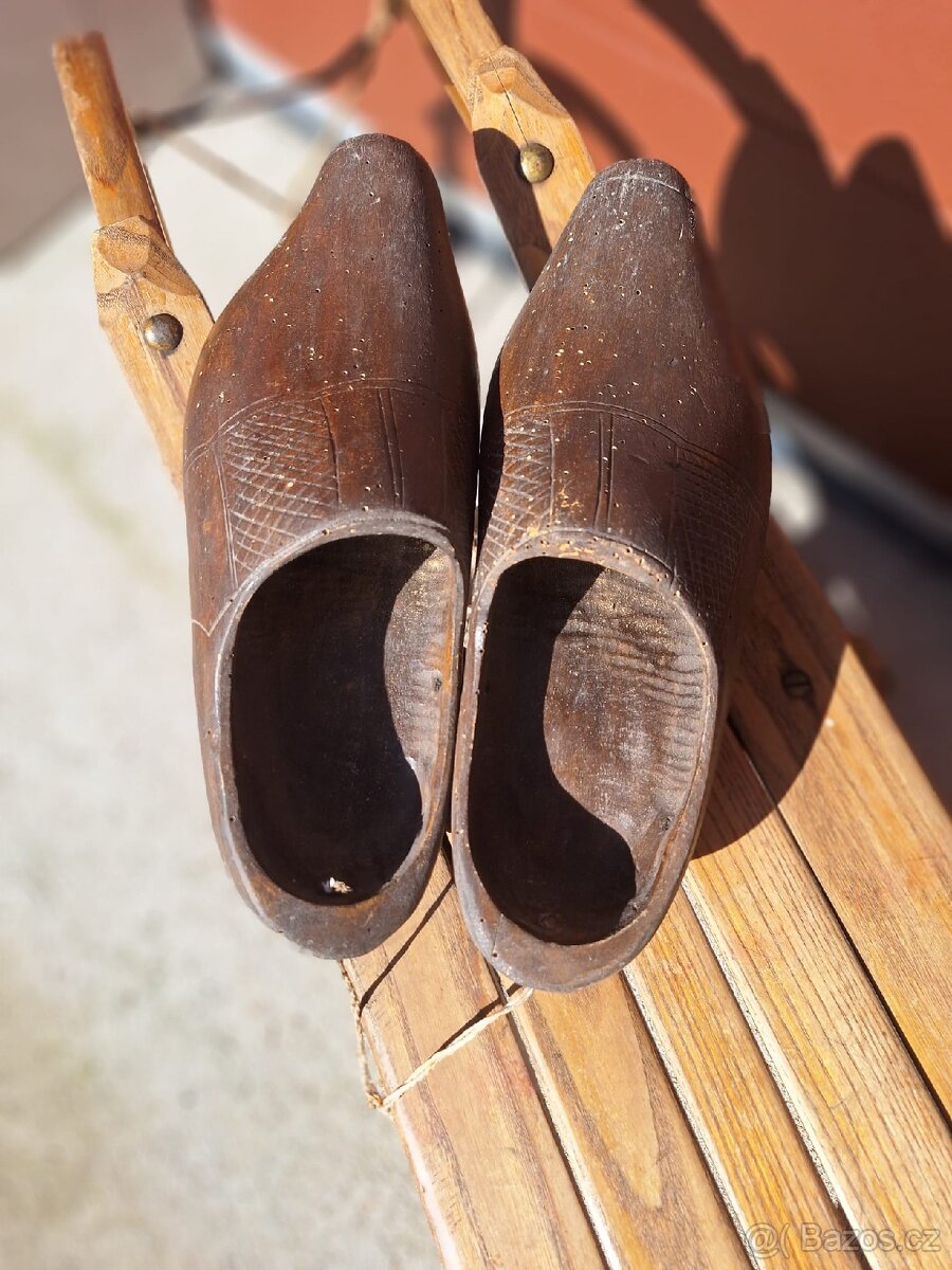 Sáňky a dřeváky - 12