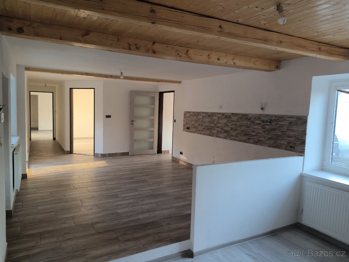 Prodej domu v Častohosticích - 12