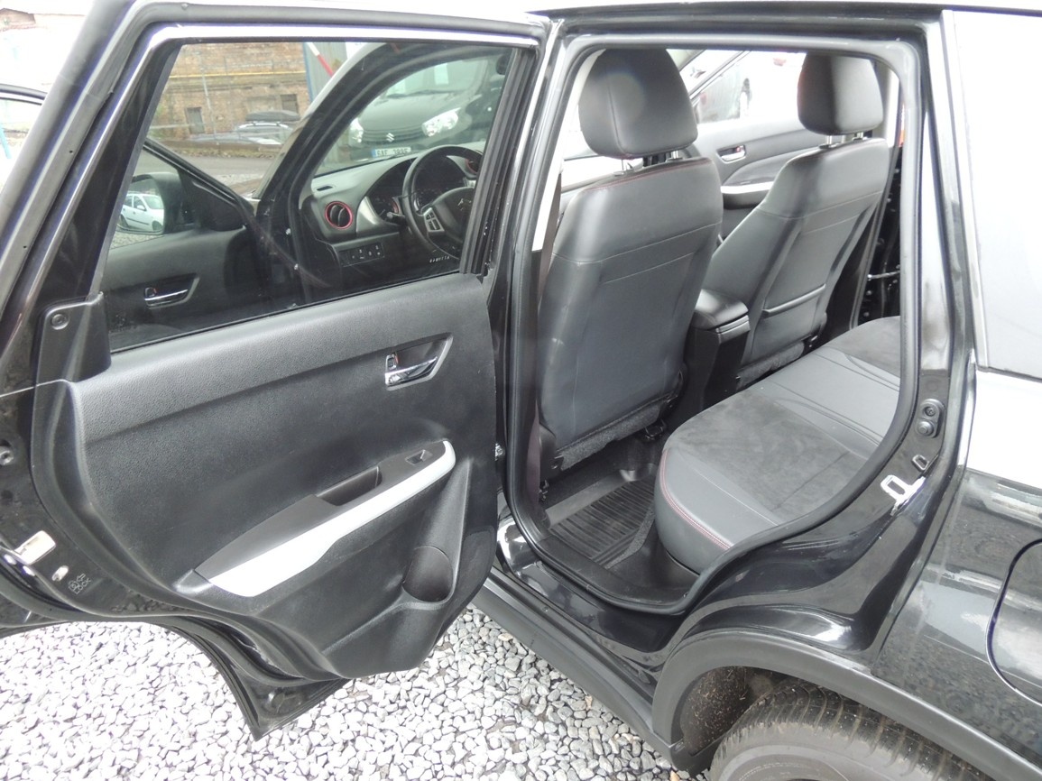 Suzuki Vitara 1.4iT,103kw,Elegance,2017,ČR,1.majitel - 12