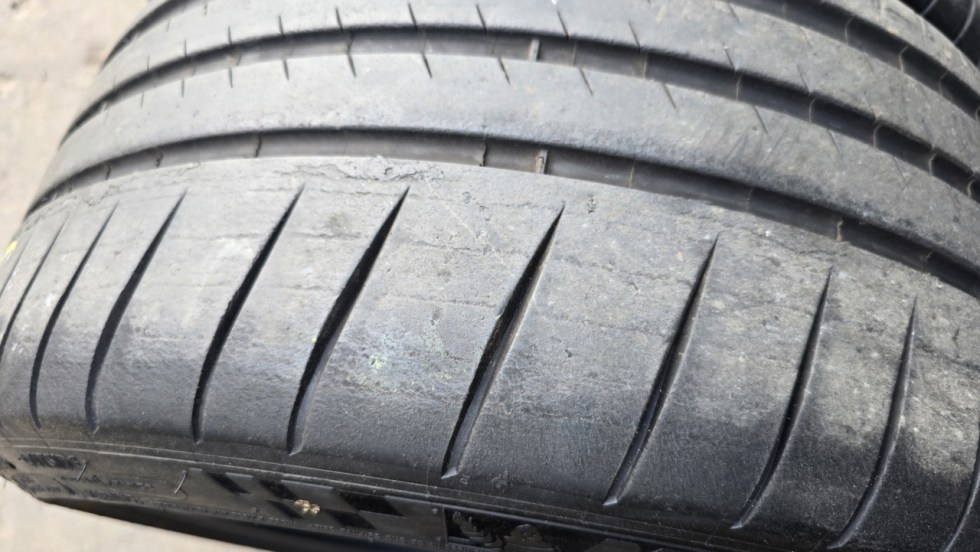Letní pneu 265/35/19 Michelin - 12