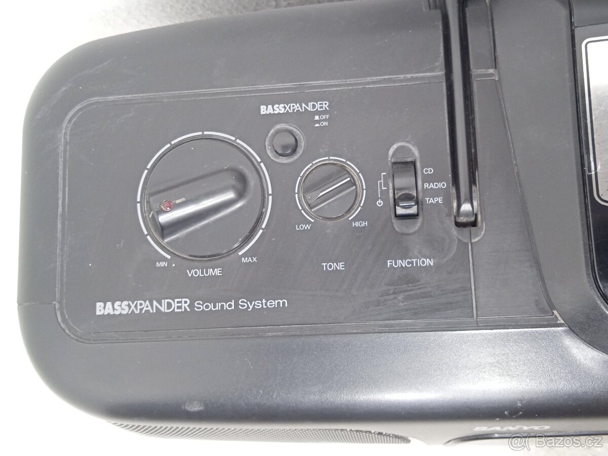 SANYO MCD-Z10F - Retro CD kazetový radiomagnetofon - 12