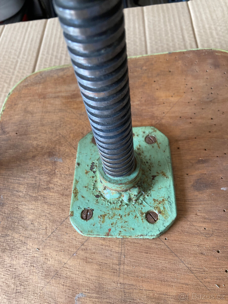 Sedátko staré otočné klavírovka za 500 - 12