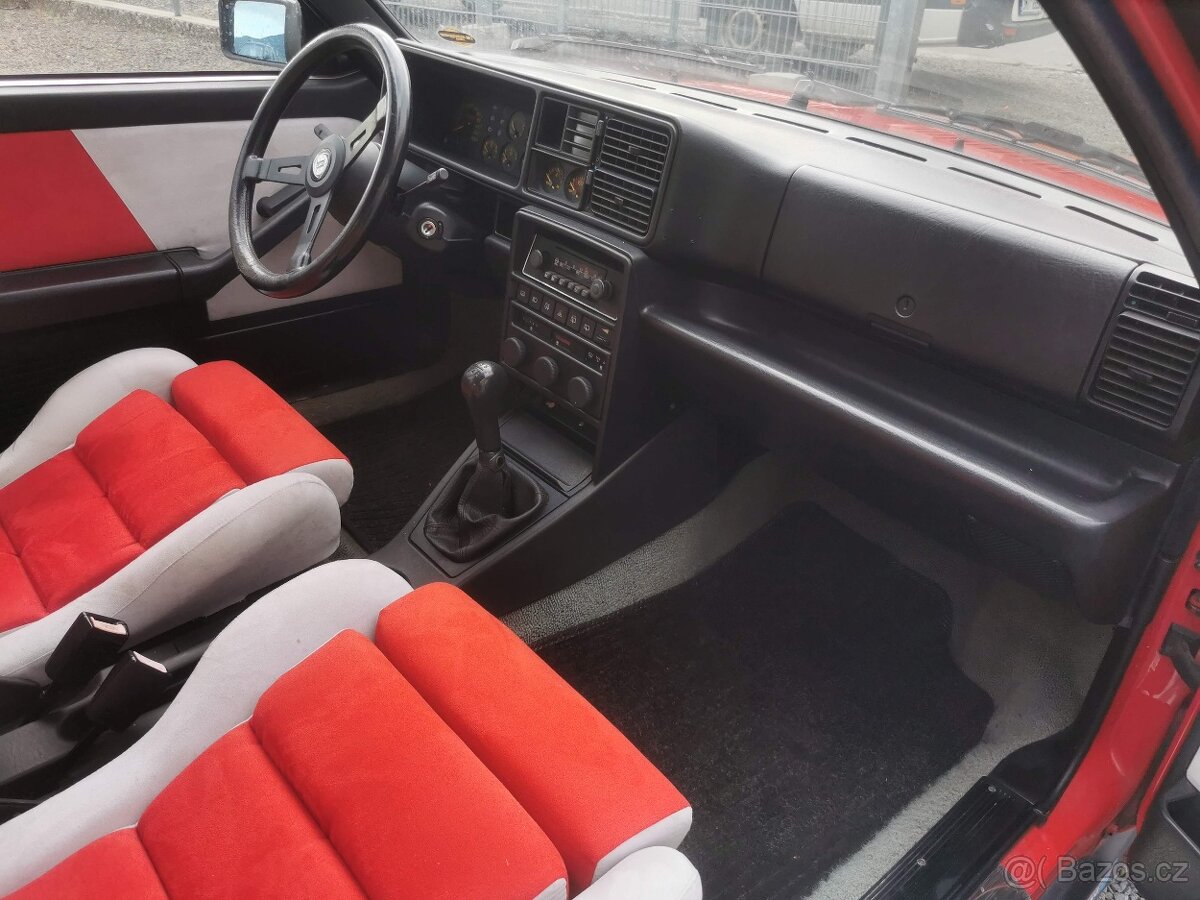 Lancia Delta 1.6 i HF Turbo - 12