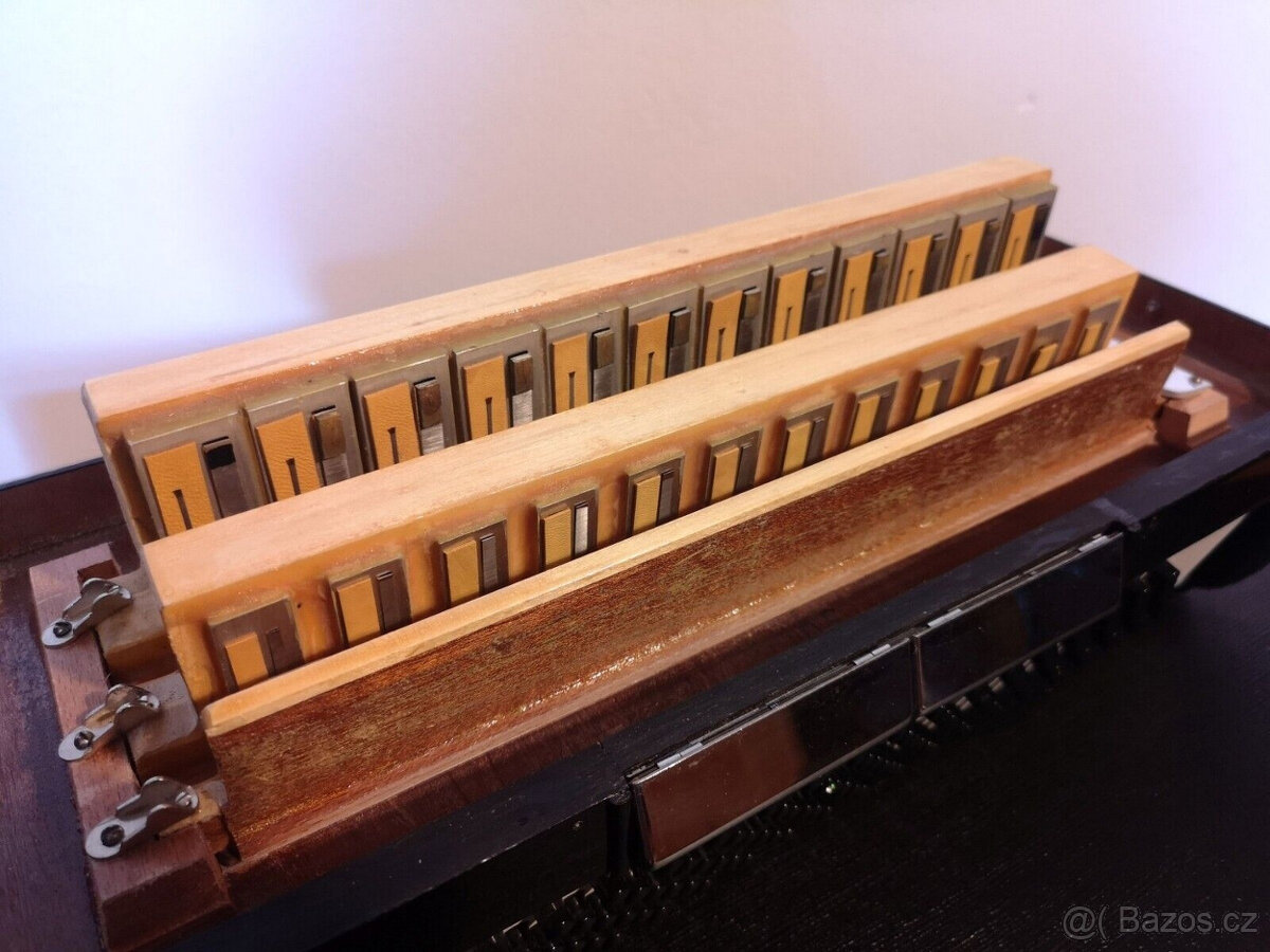 Akordeon Bugari Armando (35 plátků) - 12