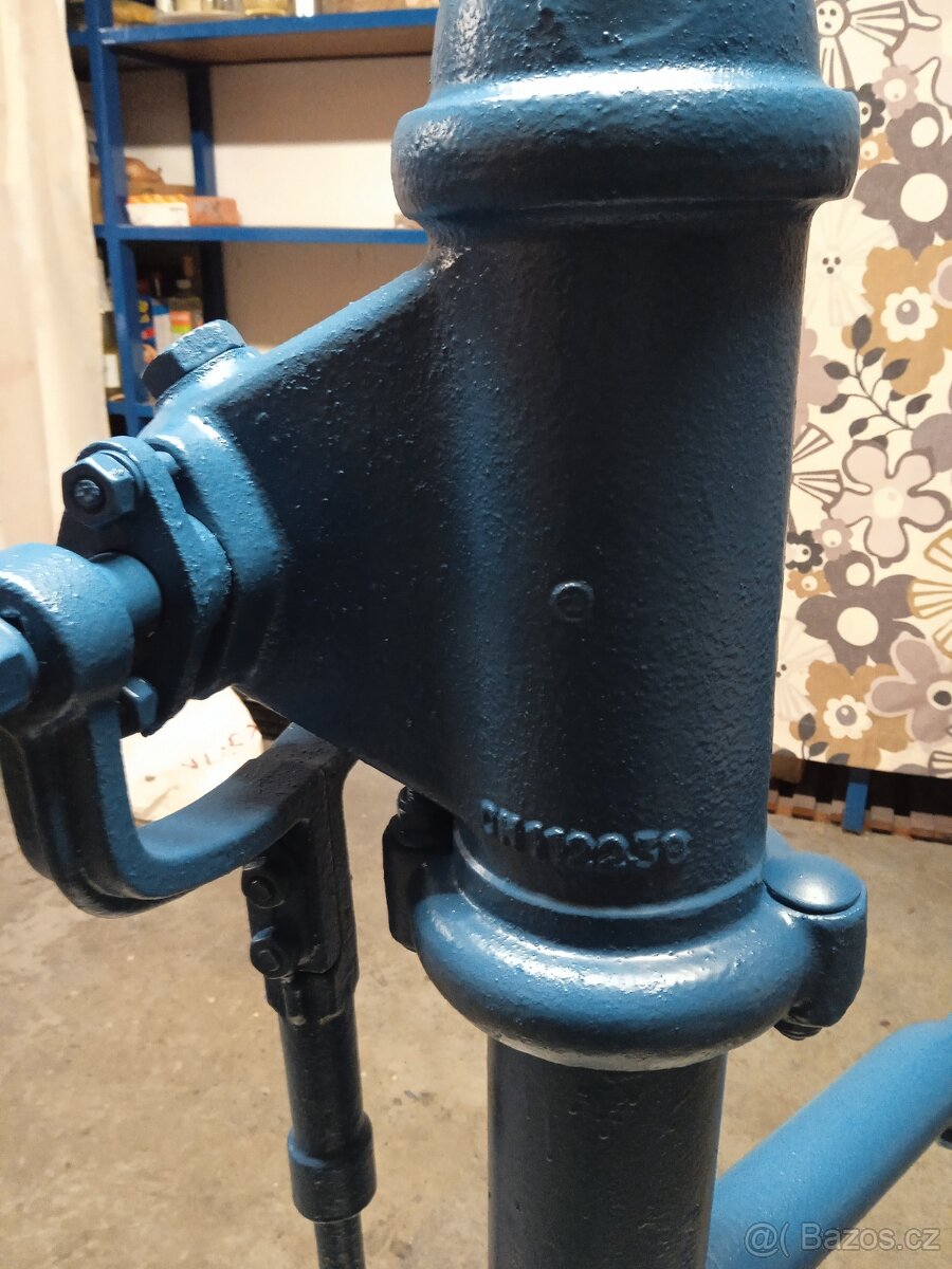Ruční pumpa - 12