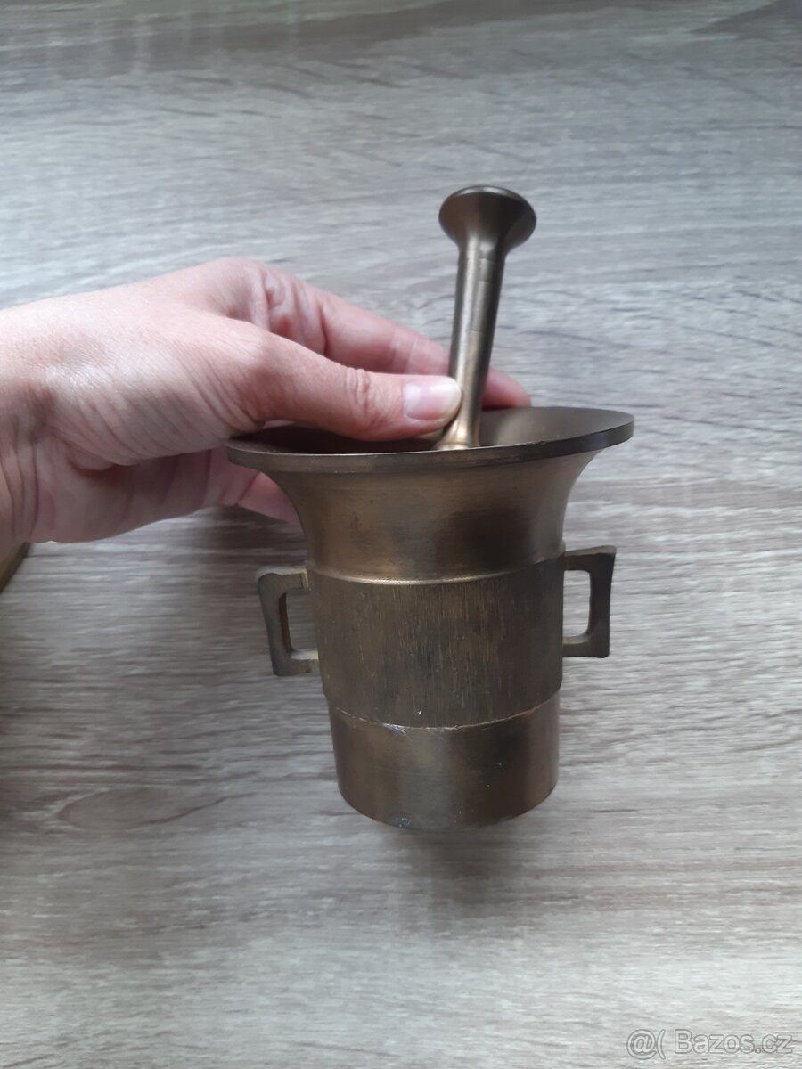 Mosazné hmoždířé s tloukem - 12