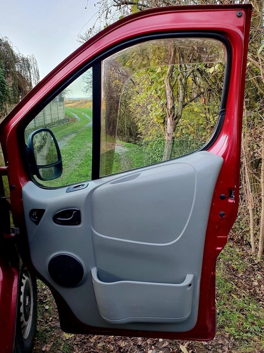 Opel Vivaro 2,5 CDTI, 107 KW. - 12