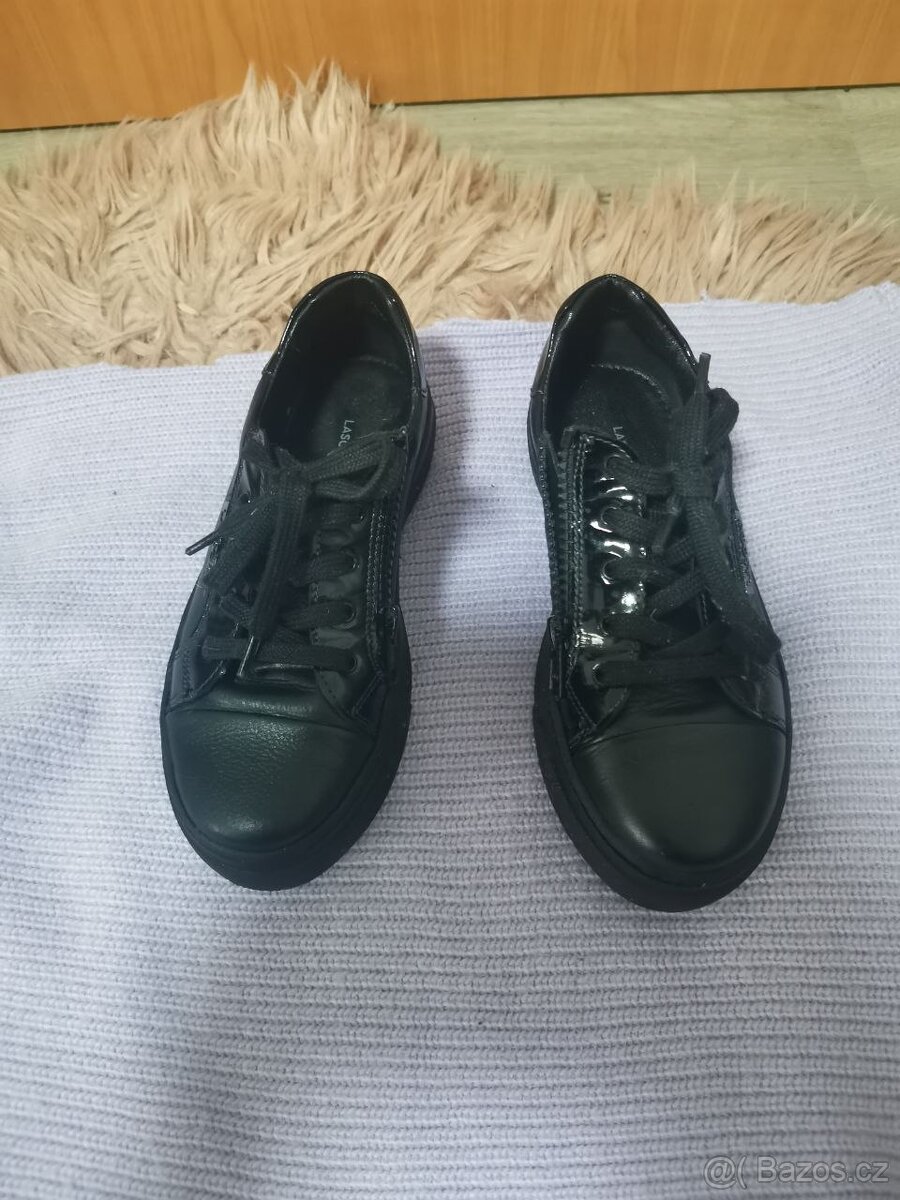 Dětské boty v dobrém stavu - 12