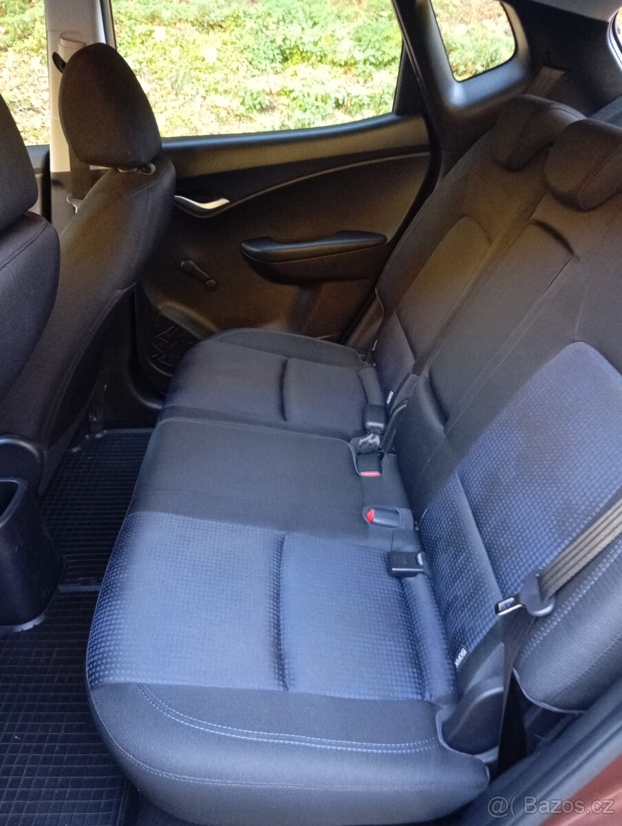 Hyundai ix20,Čr,1.4/16v/66kw,1.majitel,najeto 54.871km - 12