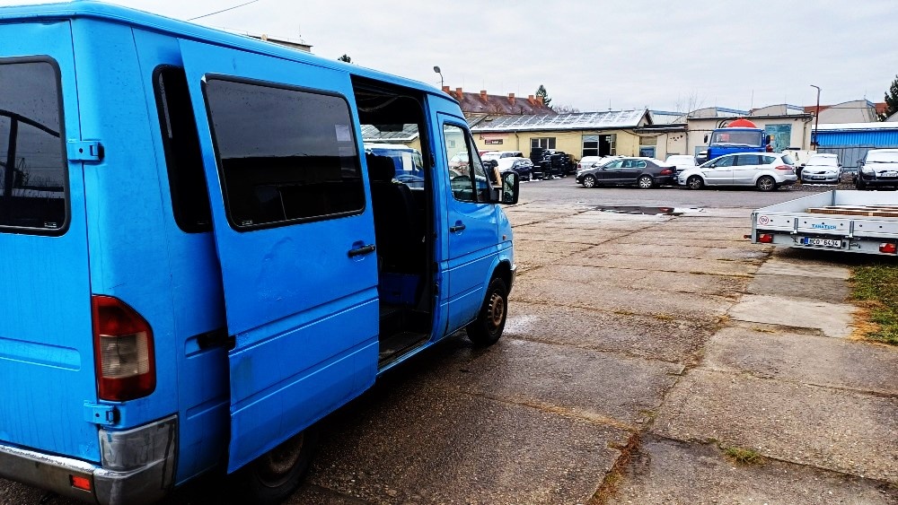 mercedes sprinter 210D bus 9 mist - 12