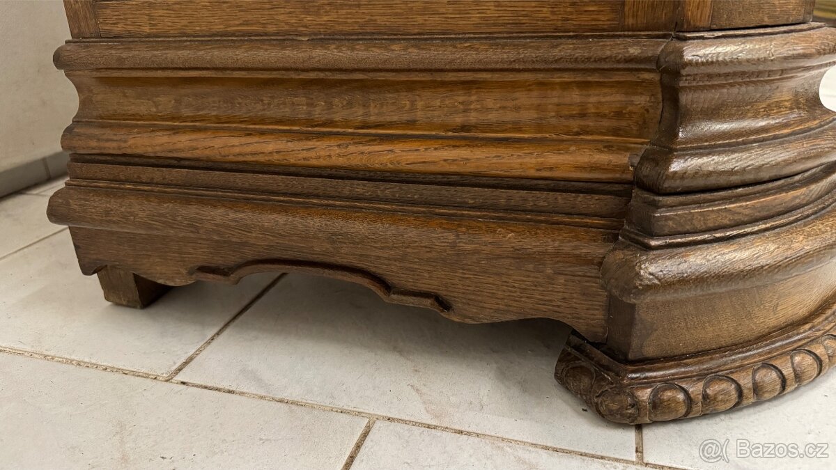 Starožitná masivní komoda - 12