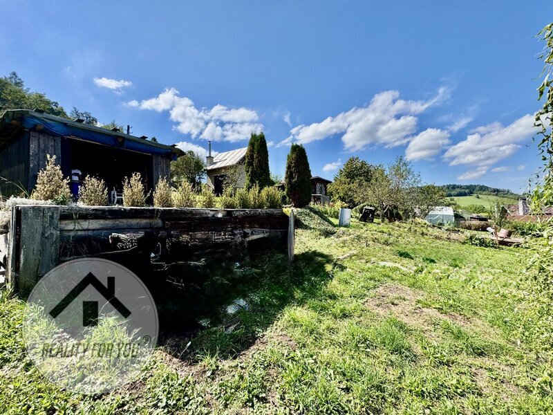 Prodej zahrádky o výměře 400 m2 v poslední linii zahrádkářsk - 12