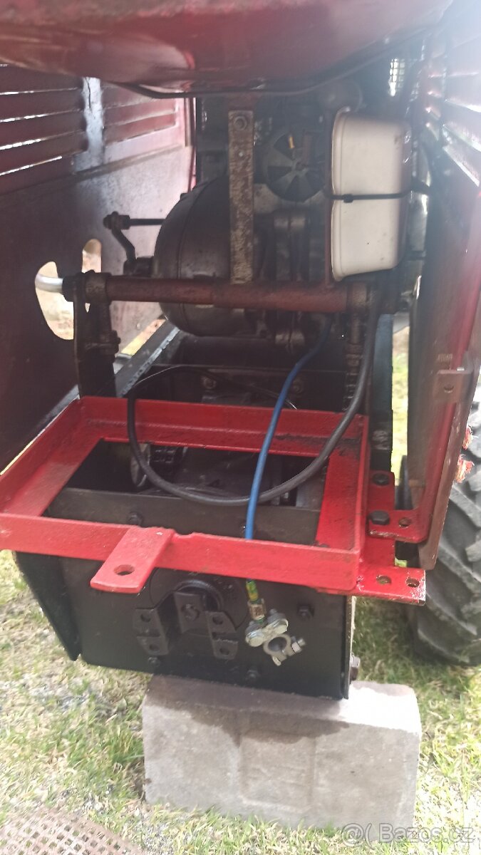 Zahradní traktůrek-freza - 12