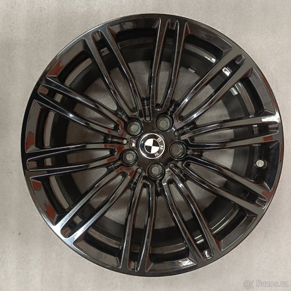 Alu kola BMW 5 (G30, G31) 8Jx19'', 5x112, ET30 - 12