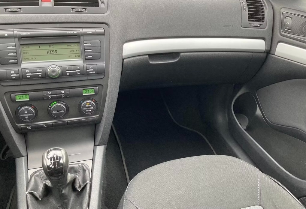 Škoda Octavia Combi 1,9 TDI, tažné, serviska - 12