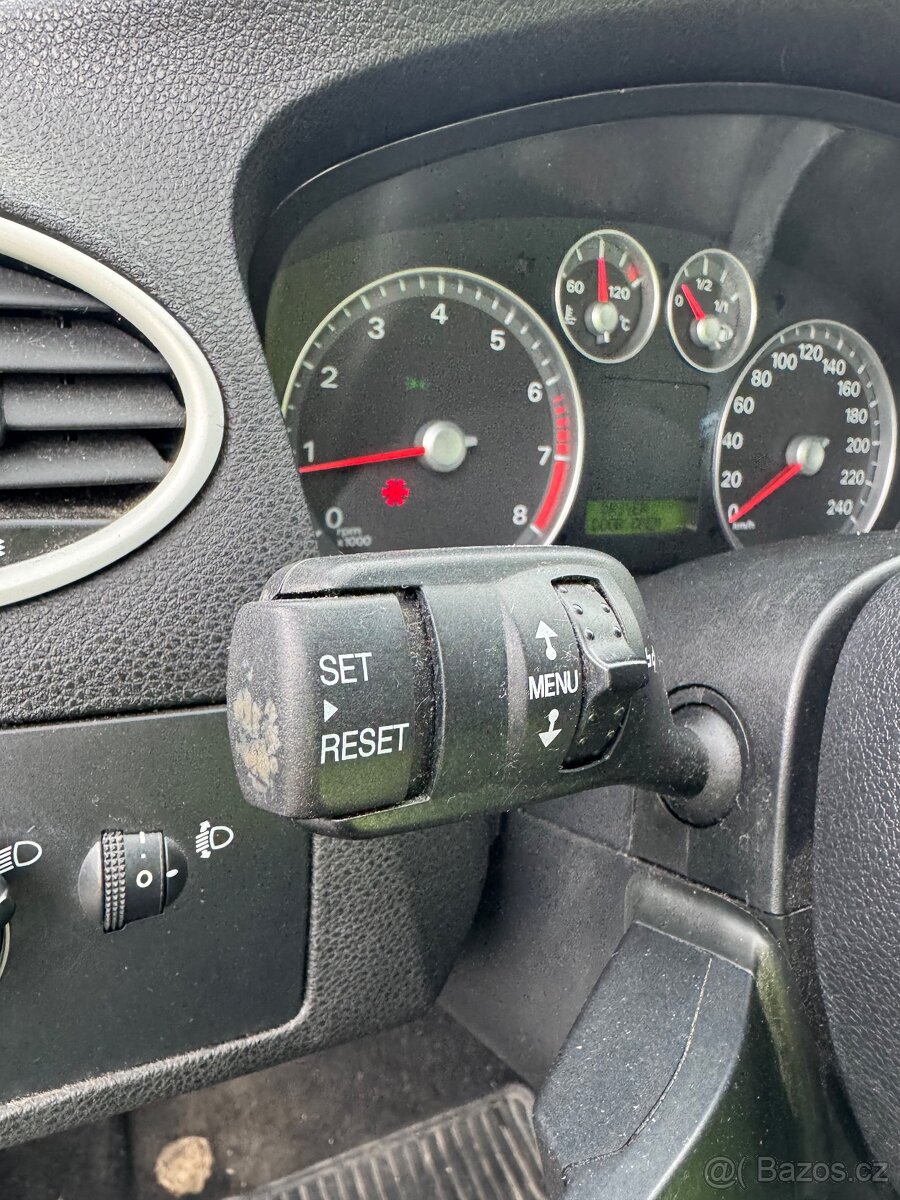 Ford Focus 1.6i 74kW - 12