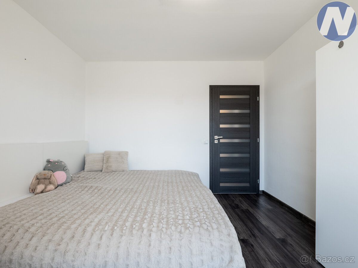 Prachatice, prodej bytu 3+1 s lodžií a garáží - 12