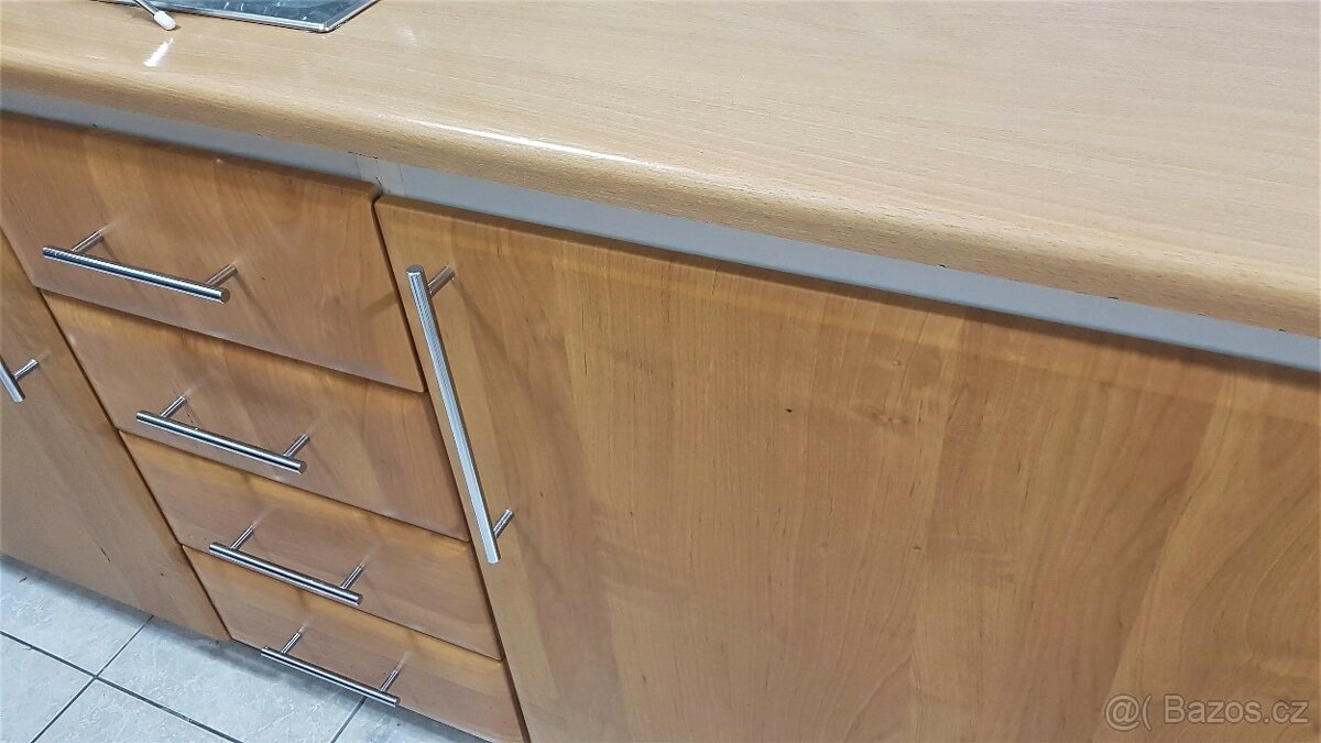 Byt 2+1, 69 m2, lodžie, výtah, sklepy, parkování. - 12