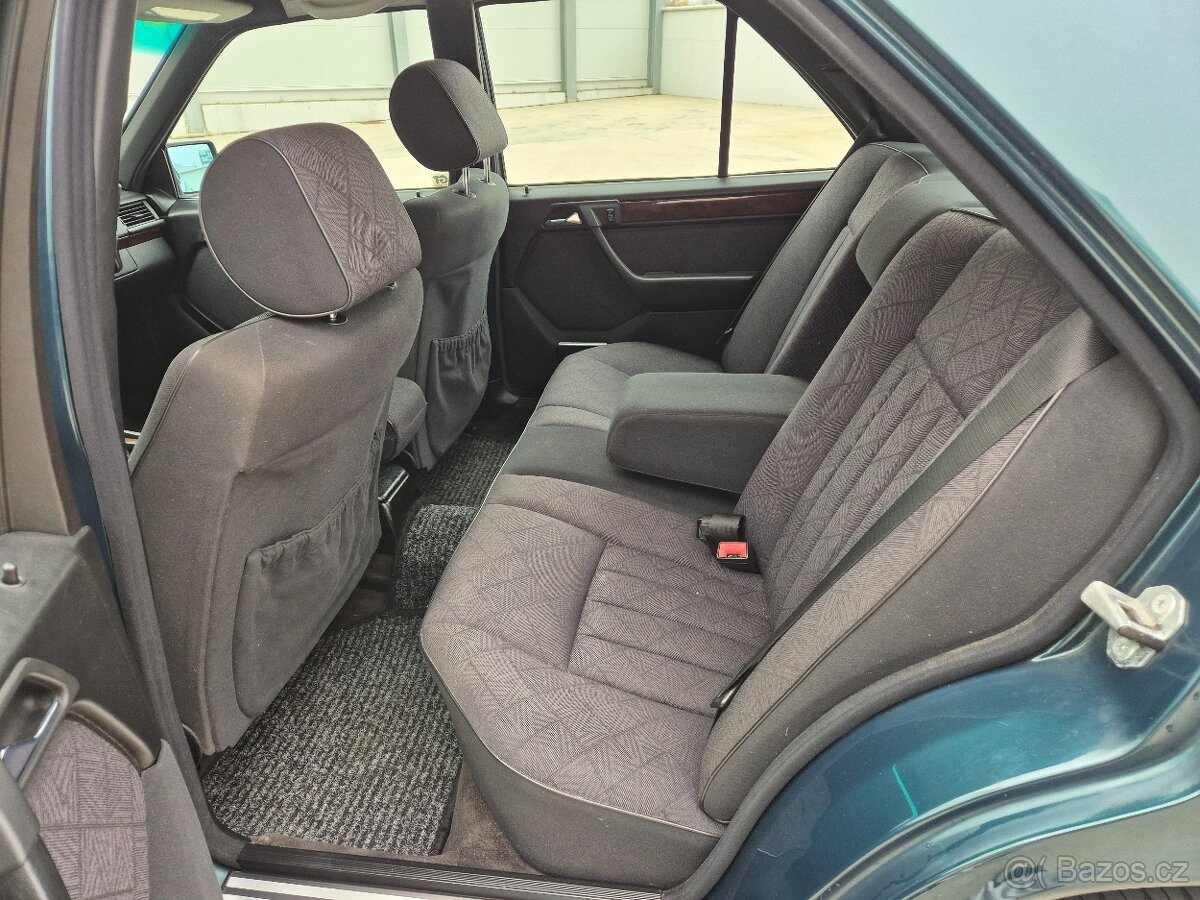 Mercedes Benz 280E W124 - 12