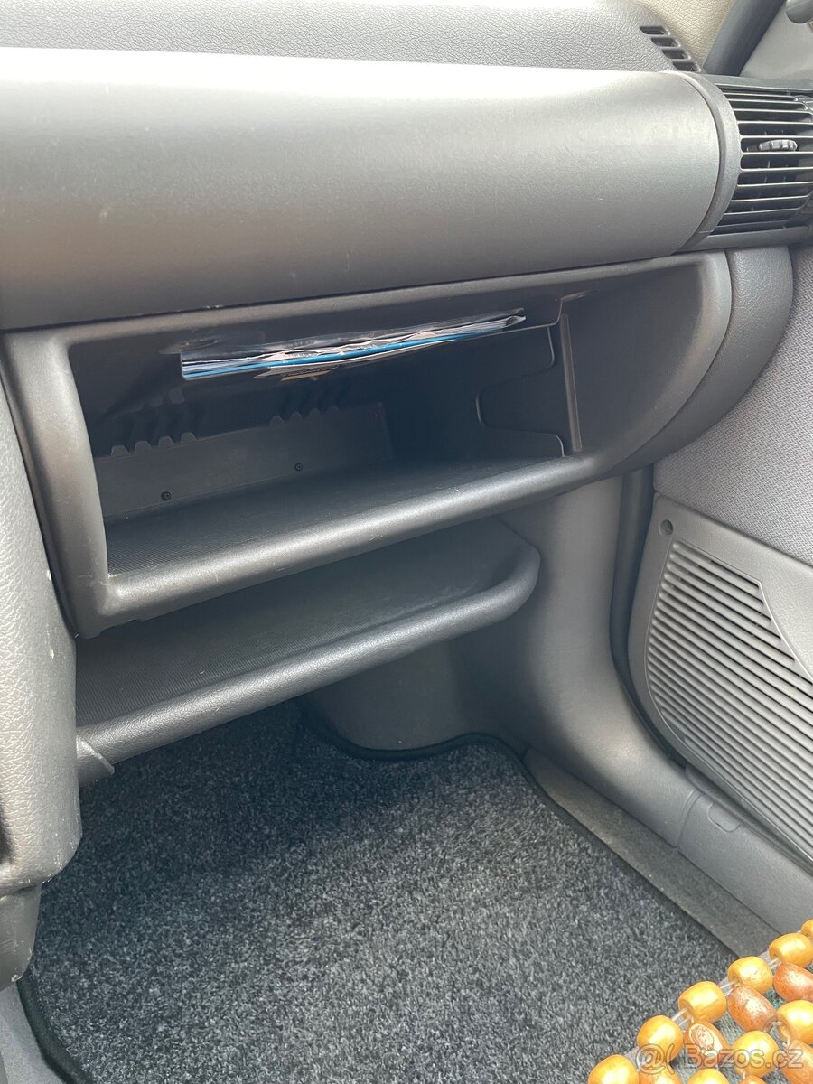 Prodám auto Opel Corsa 1.2i - 12