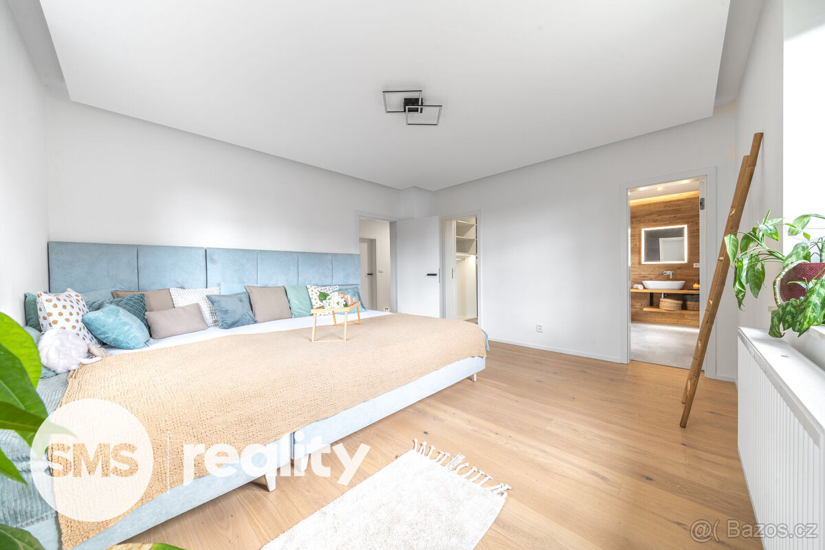 RD 4+1, 225 m2 (včetně garáže a terasy), pozemek 1061 - 12