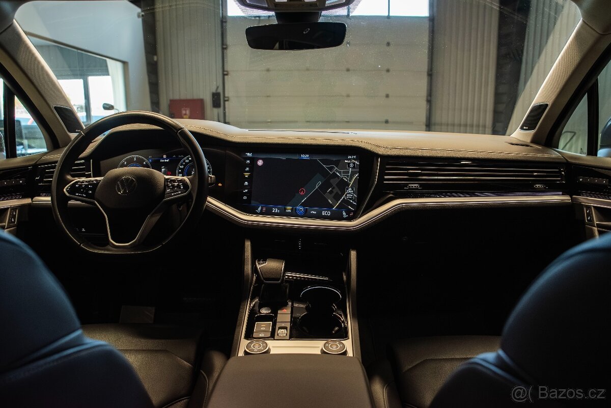 Volkswagen Touareg, 3.0 TDI 210 kW Elegance vzduch - 12